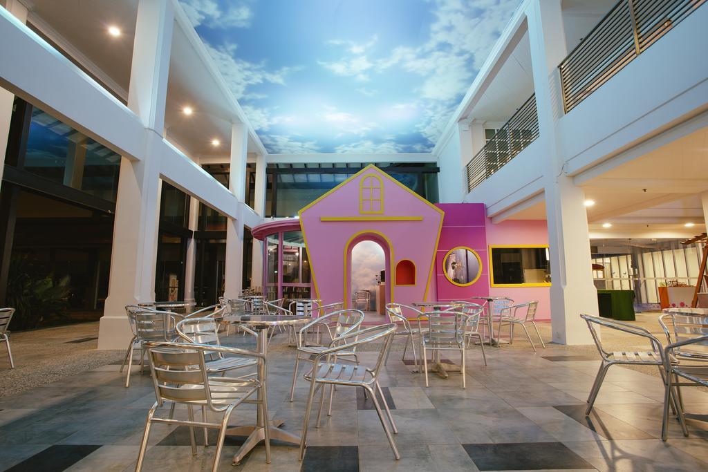 Sand & Sandals Desaru Beach Resort & Spa Εξωτερικό φωτογραφία The interior of the school