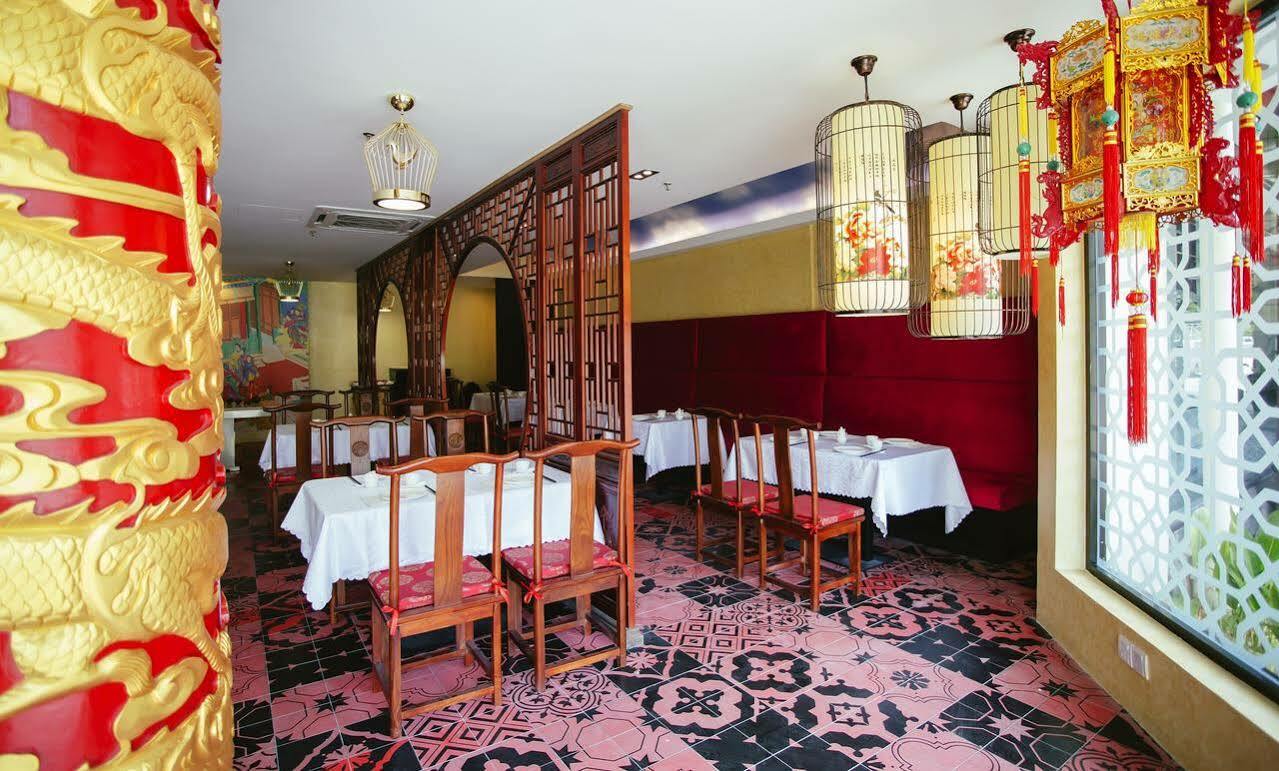 Sand & Sandals Desaru Beach Resort & Spa Εξωτερικό φωτογραφία Interior of a restaurant in Beijing